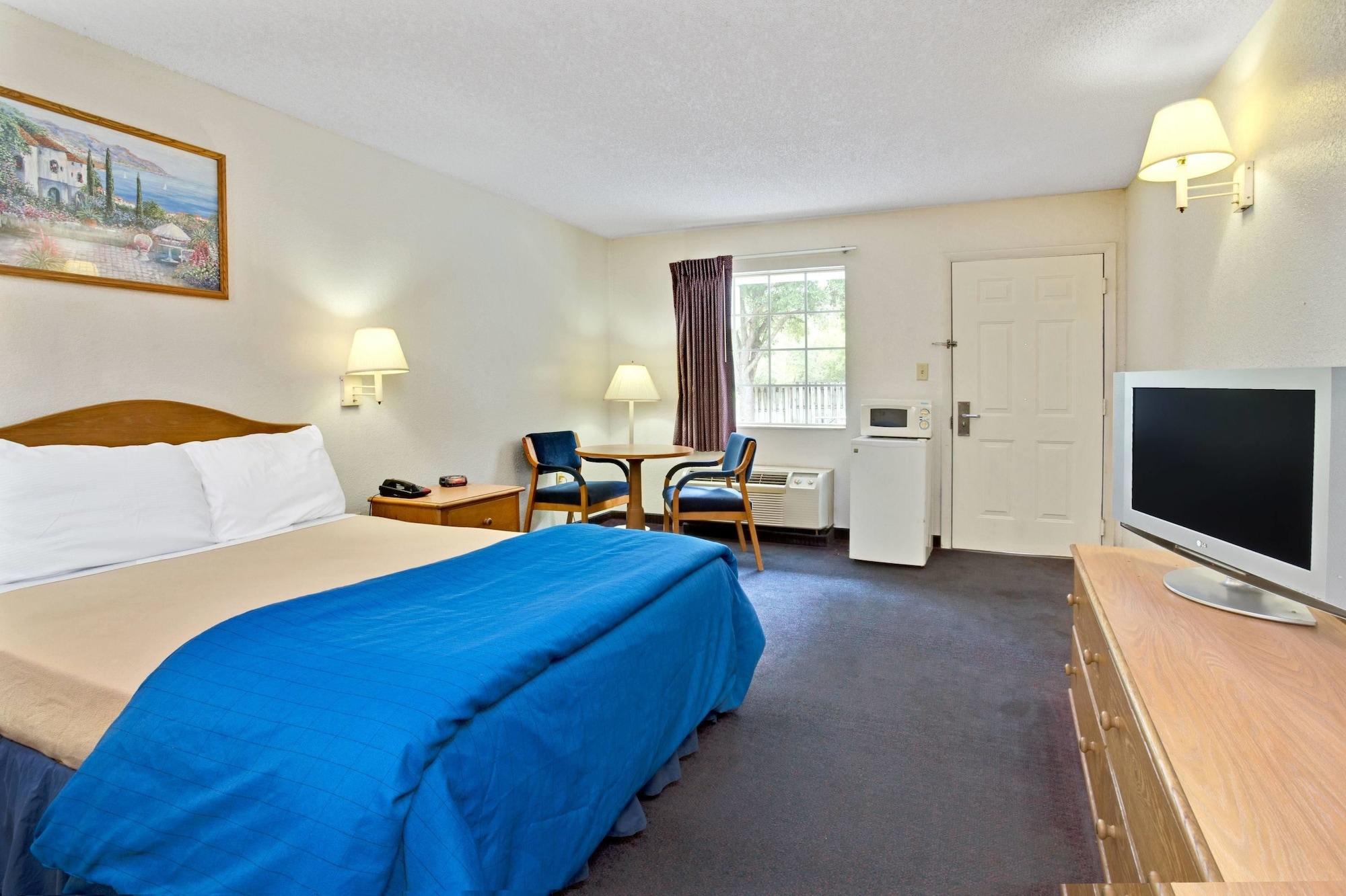 Travelodge Suites By Wyndham Macclenny I-10 Екстериор снимка
