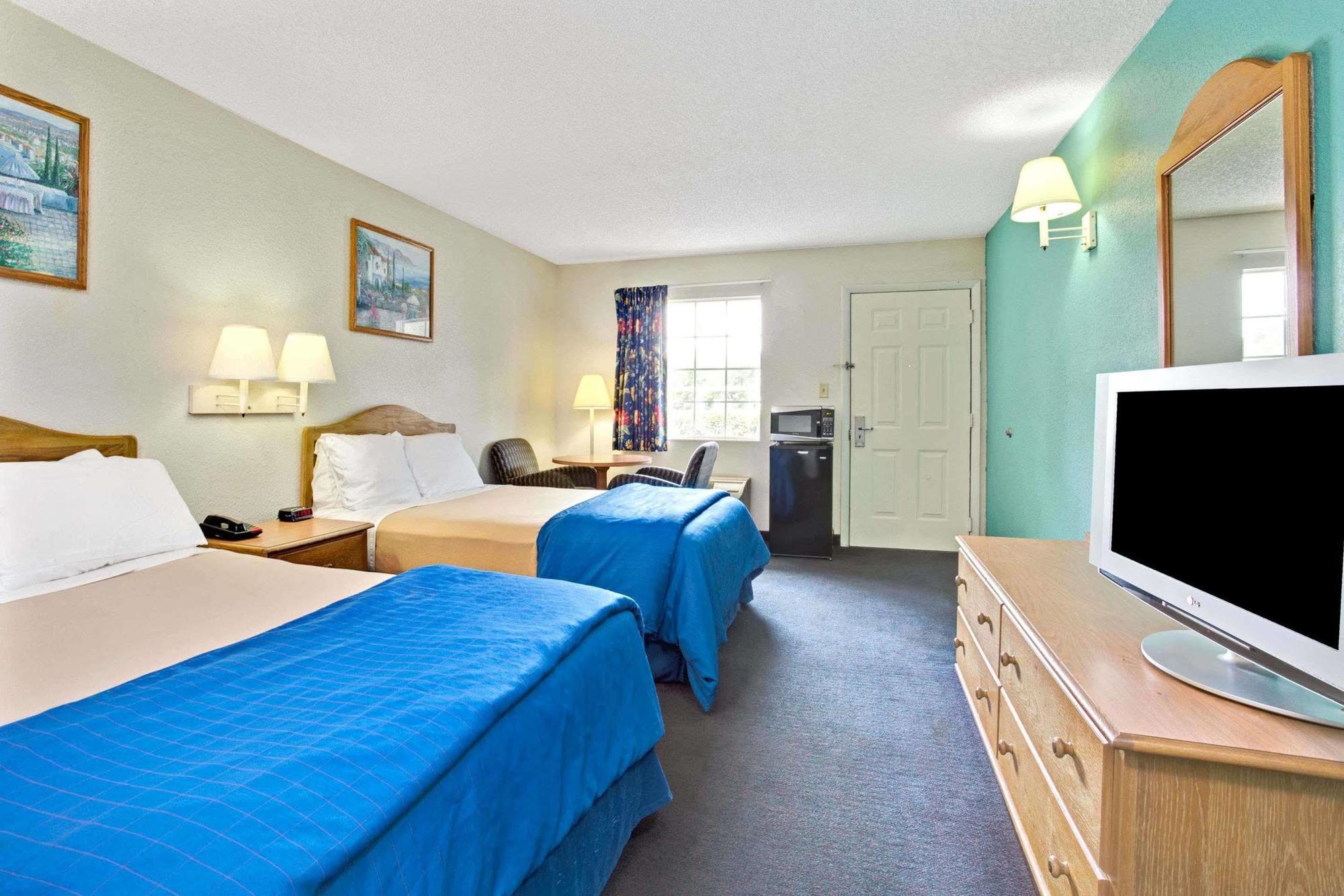 Travelodge Suites By Wyndham Macclenny I-10 Екстериор снимка